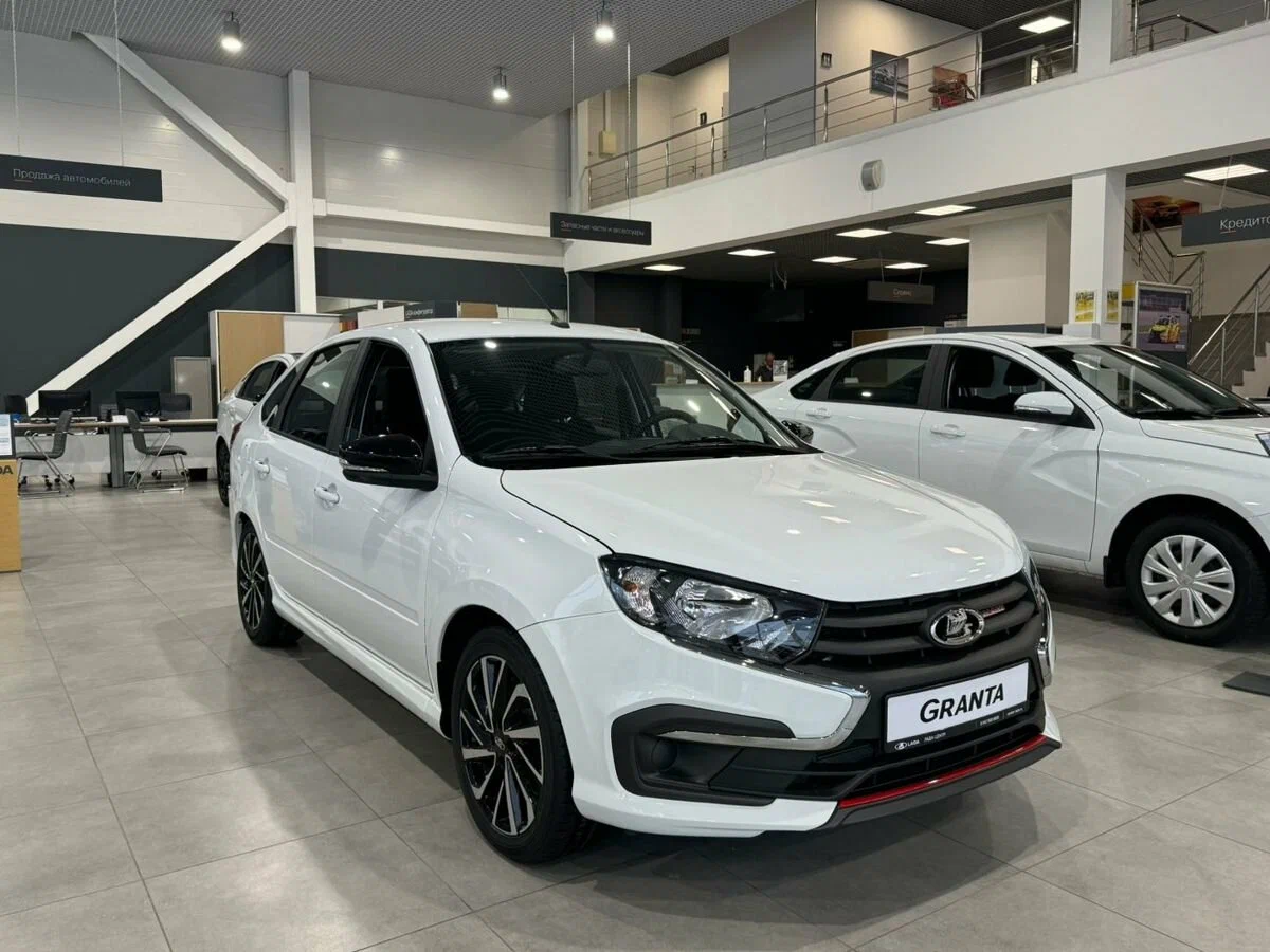 Lada Granta Sport Лифтбек в ваш город - фото №1